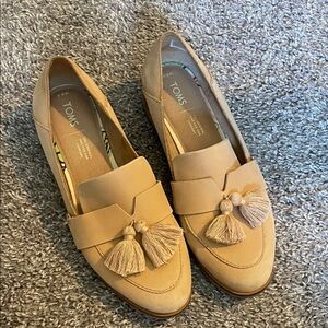 TOMS Women's Beige Loafers with Tassels